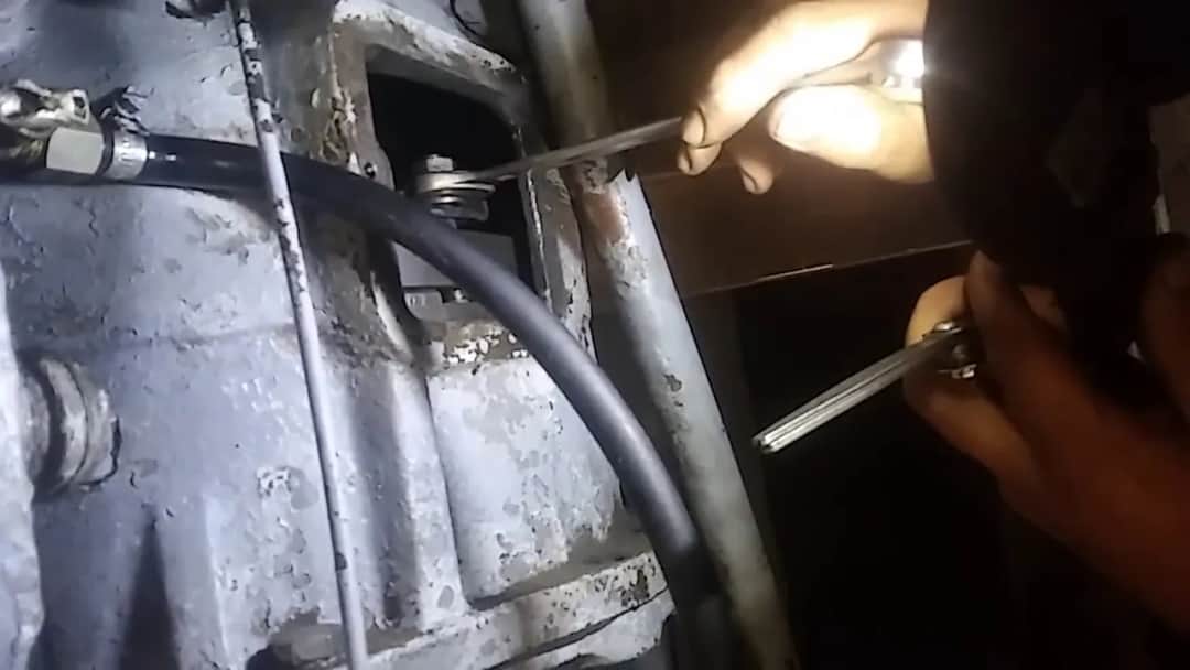 Precyzyjna regulacja sprzęgła Ursus C-385 krok po kroku bez kosztownej naprawy