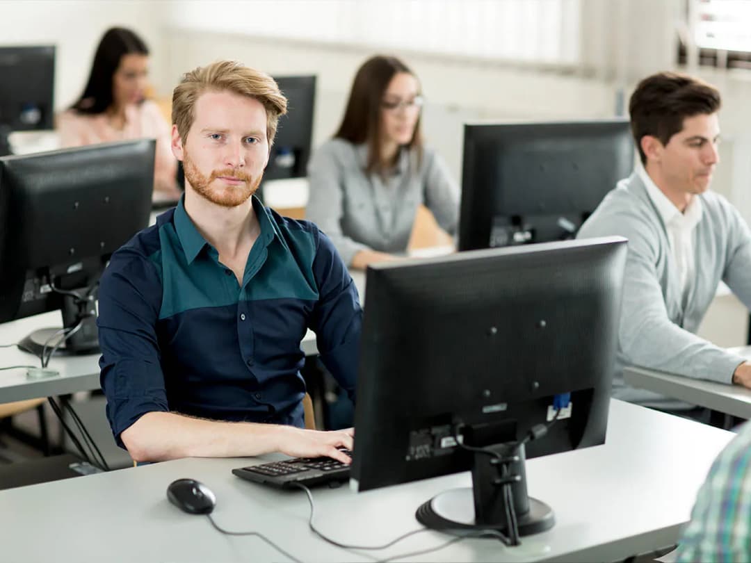 Ile waży egzamin teoretyczny prawa jazdy? Kluczowe informacje, które musisz znać