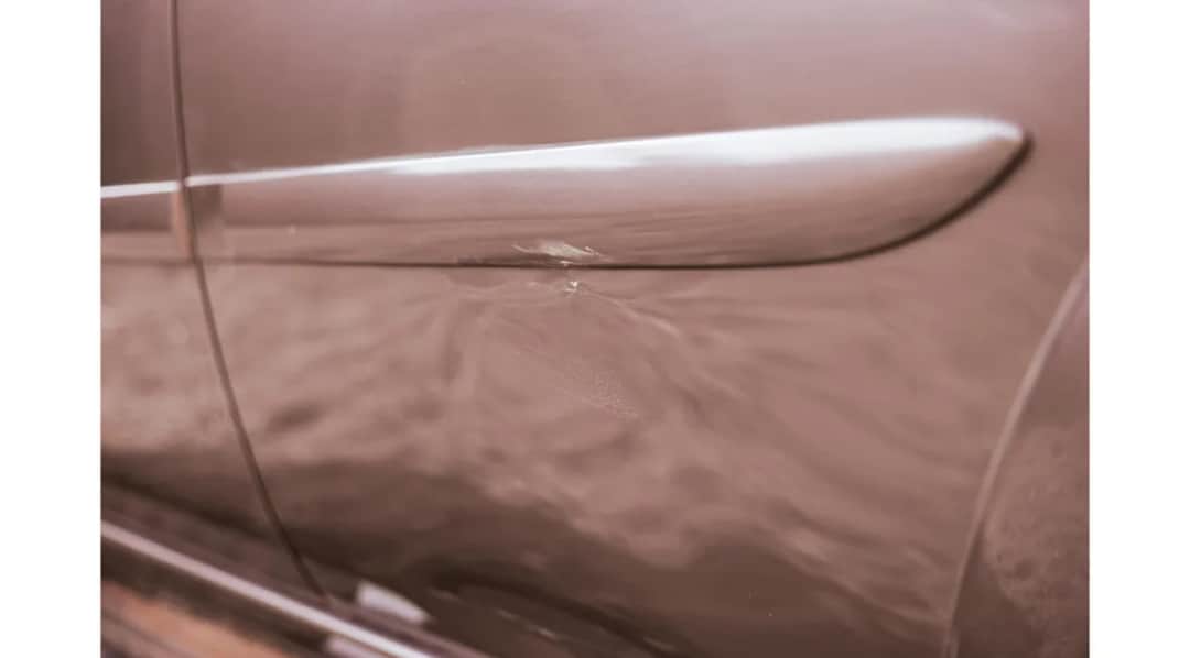 Jak polerować rysy na samochodzie i uniknąć kosztownych napraw