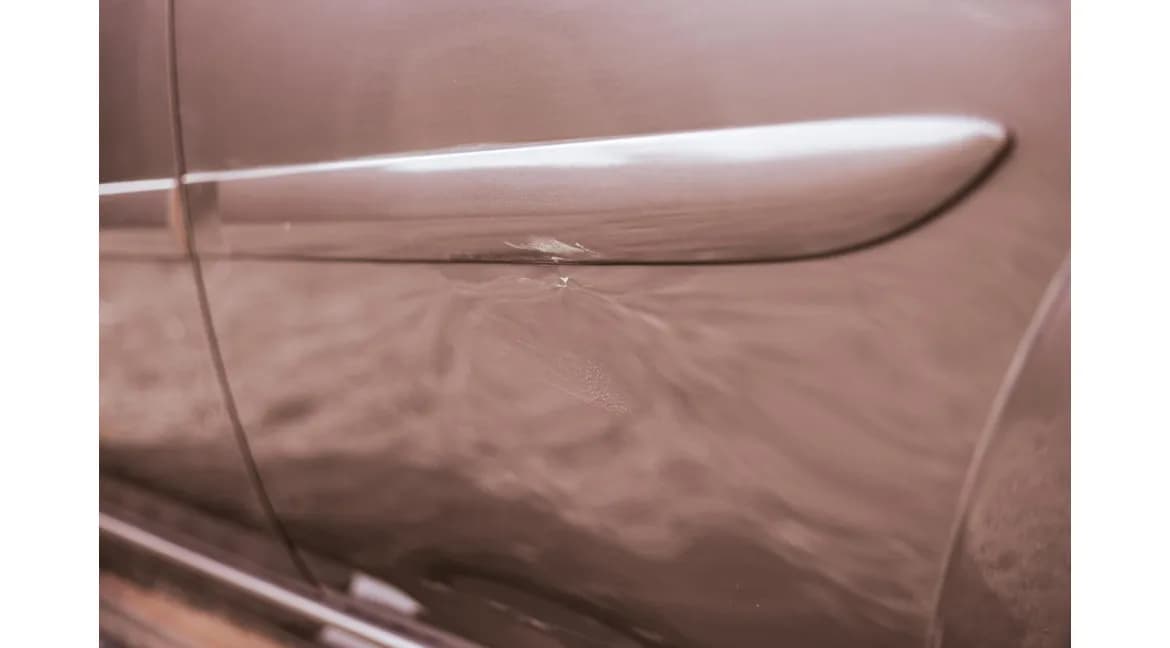 Jak polerować rysy na samochodzie i uniknąć kosztownych napraw