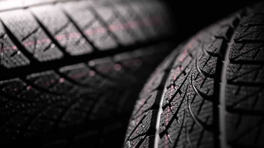 Czy zmiana opon na zimowe jest obowiązkowa? Fakty i przepisy
