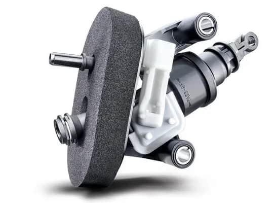 Twarda jazda: Dlaczego pedał sprzęgła nie chce odpuścić?