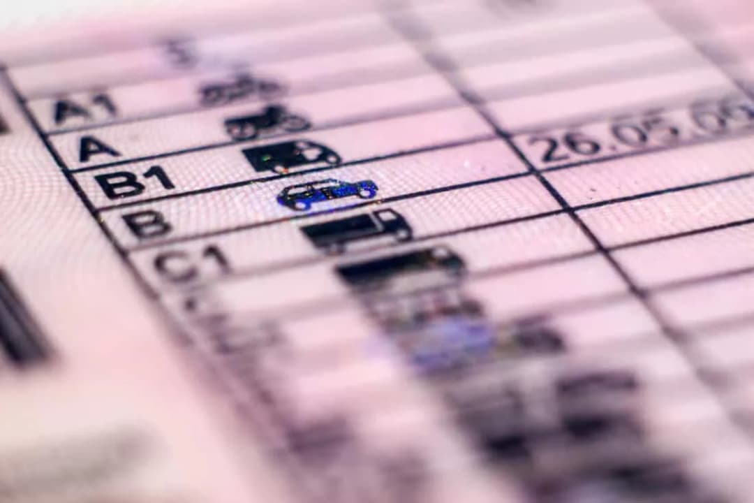 Ile kosztuje kurs prawa jazdy kategorii B? Poznaj prawdziwe ceny i uniknij wpadek