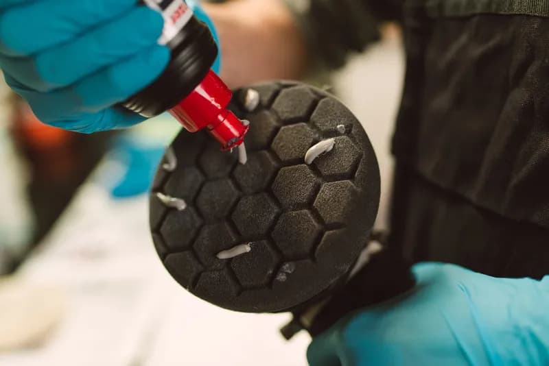 Jak polerować samochód polerką - unikaj najczęstszych błędów