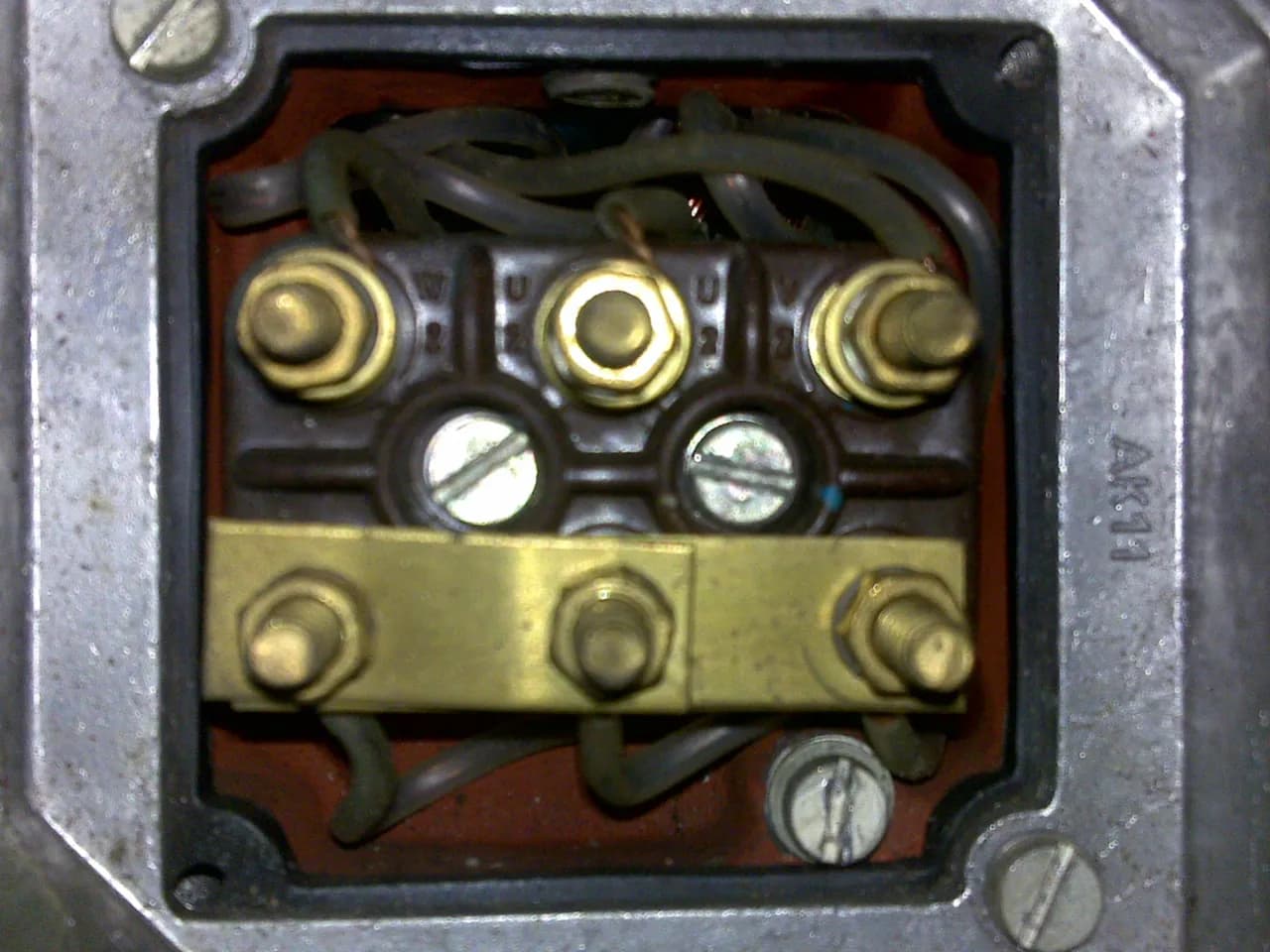 Jak podłączyć silnik 3 fazowy 4 przewody: 7 kluczowych kroków