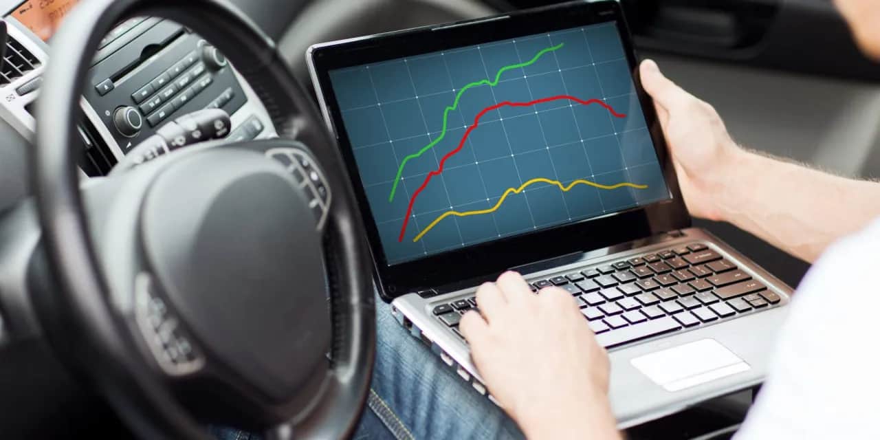 Chip tuning ile koni: Zyskaj moc silnika bez ryzyka utraty gwarancji