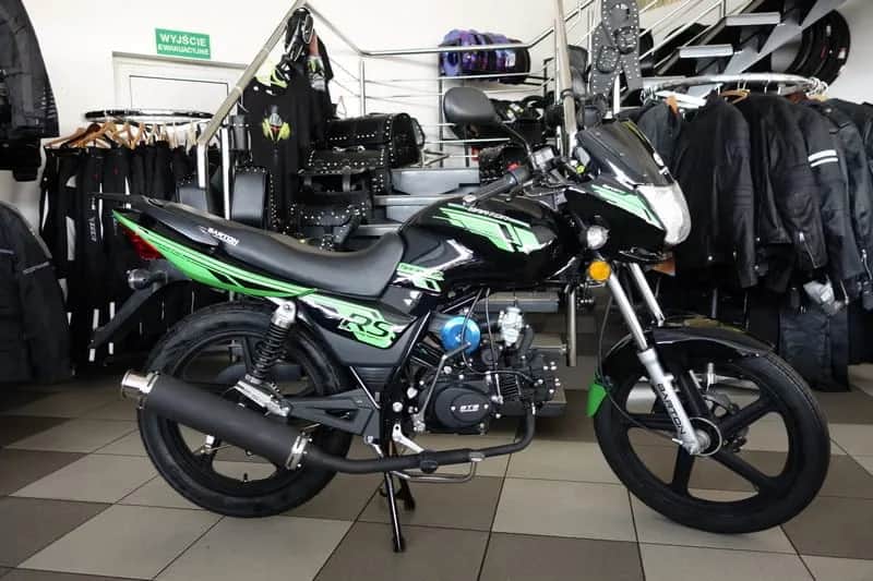 Motorower – co to jest? Poznaj prawdę o tym małym pojeździe!