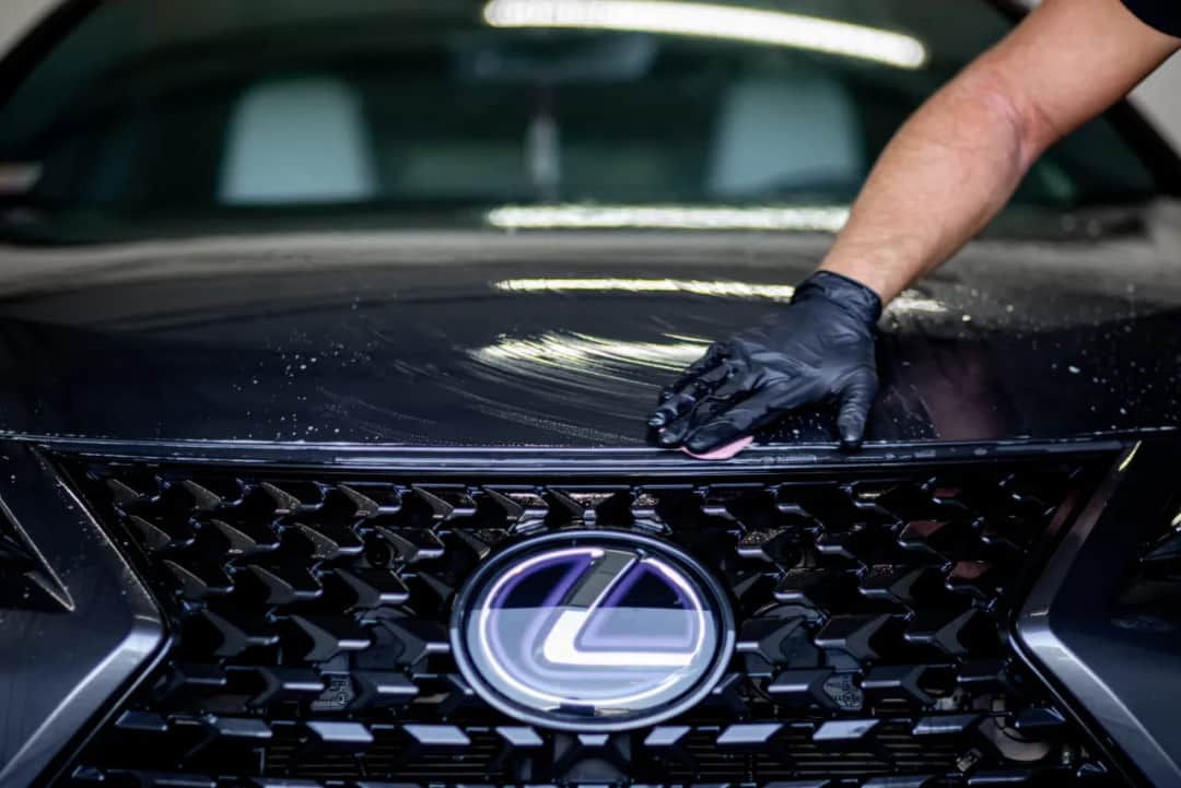 Co ile woskować auto, aby uniknąć zarysowań i zniszczeń?